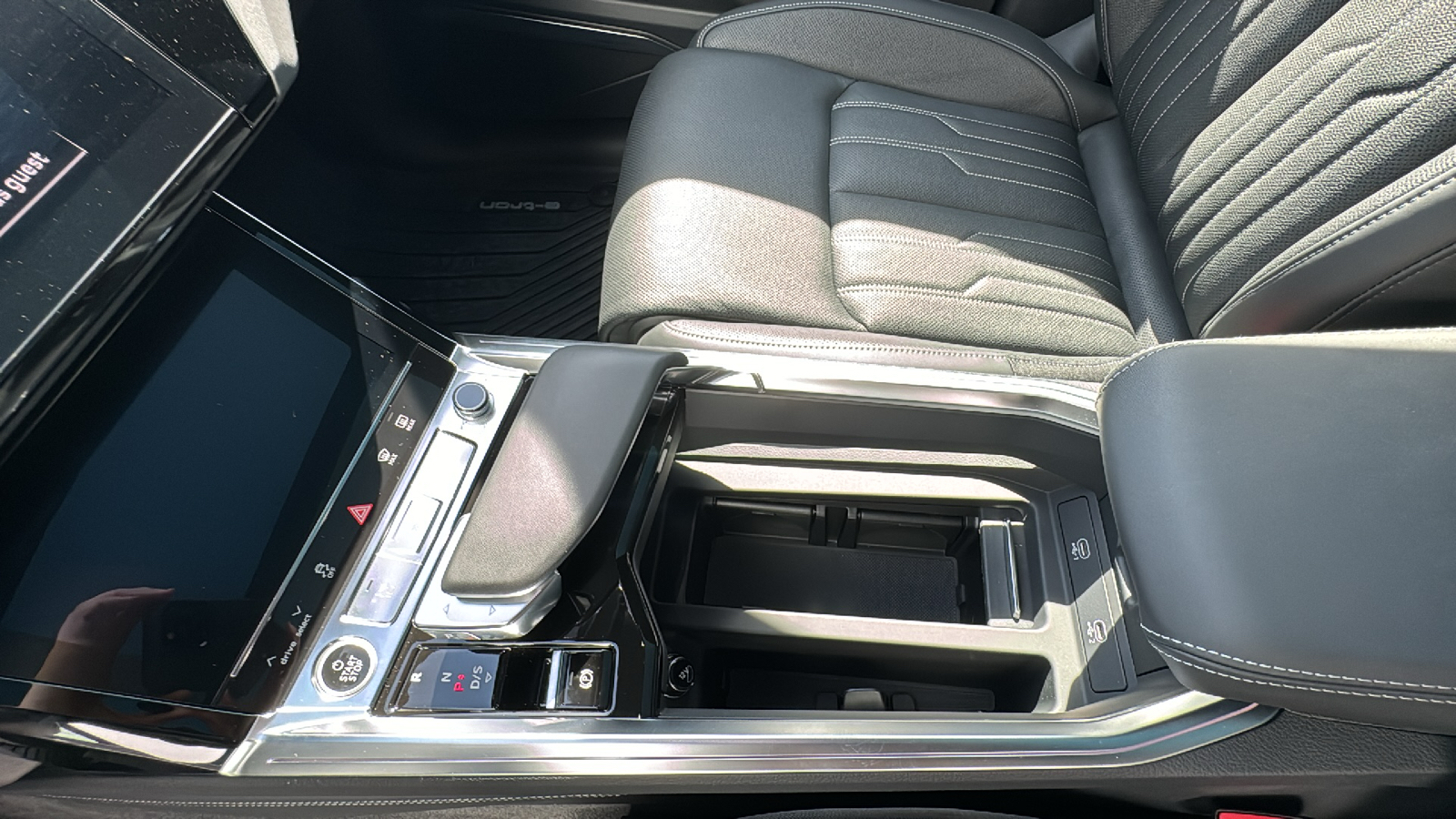 2024 Audi Q8 e-tron Prestige 43