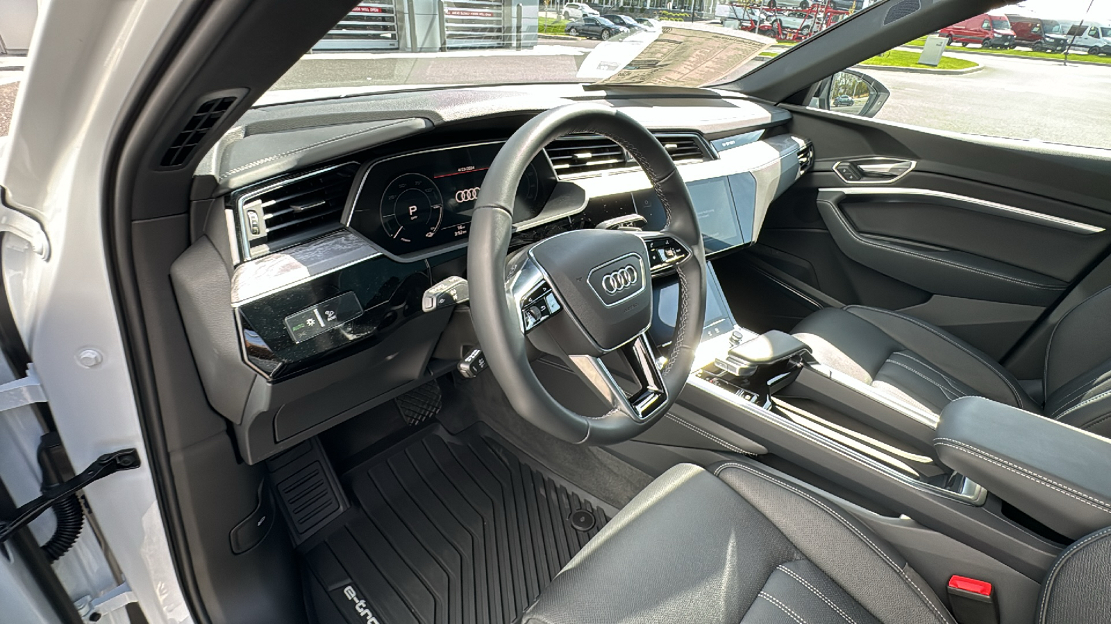 2024 Audi Q8 e-tron Prestige 47