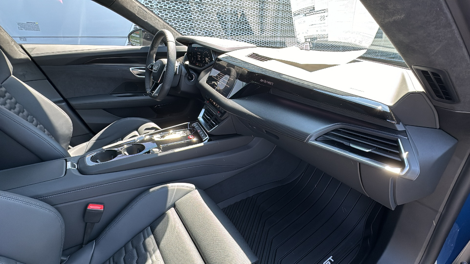 2024 Audi e-tron GT Prestige 12