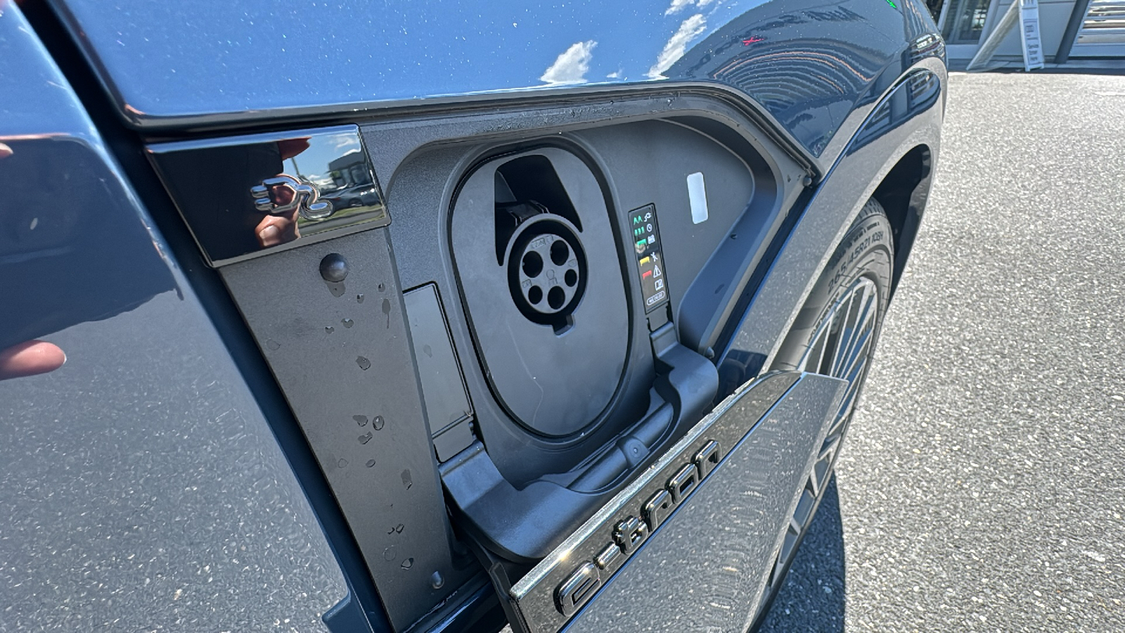 2024 Audi Q8 e-tron Prestige 16