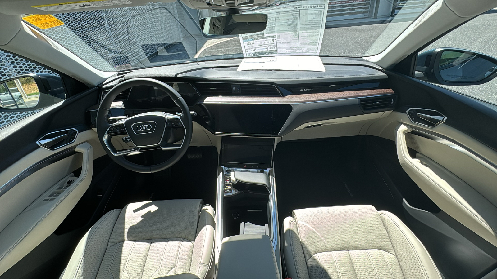 2024 Audi Q8 e-tron Prestige 19