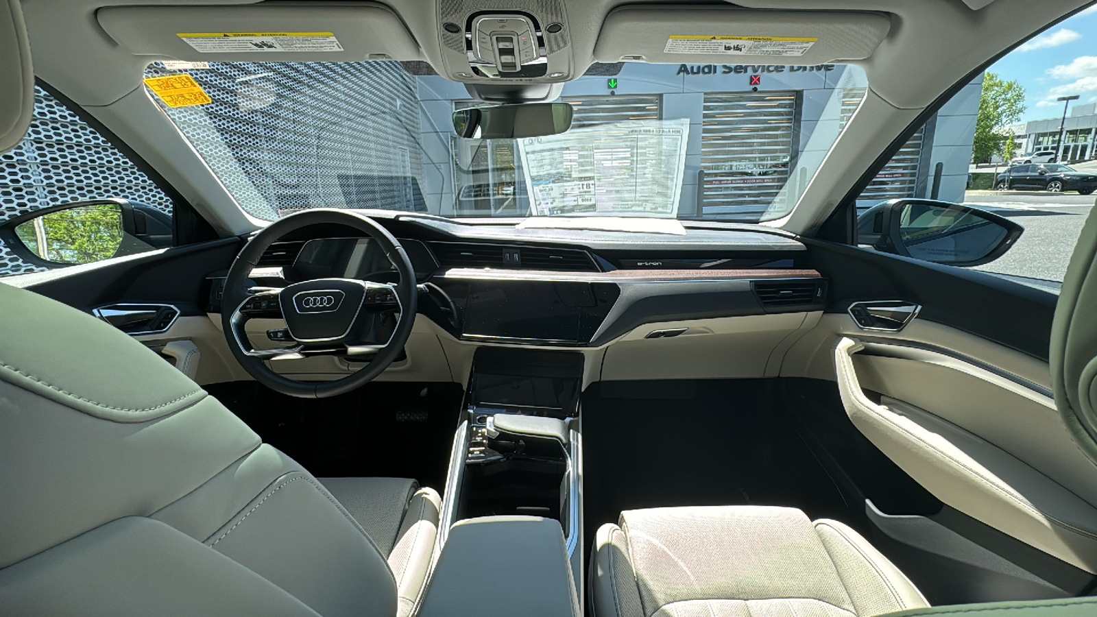 2024 Audi Q8 e-tron Prestige 22