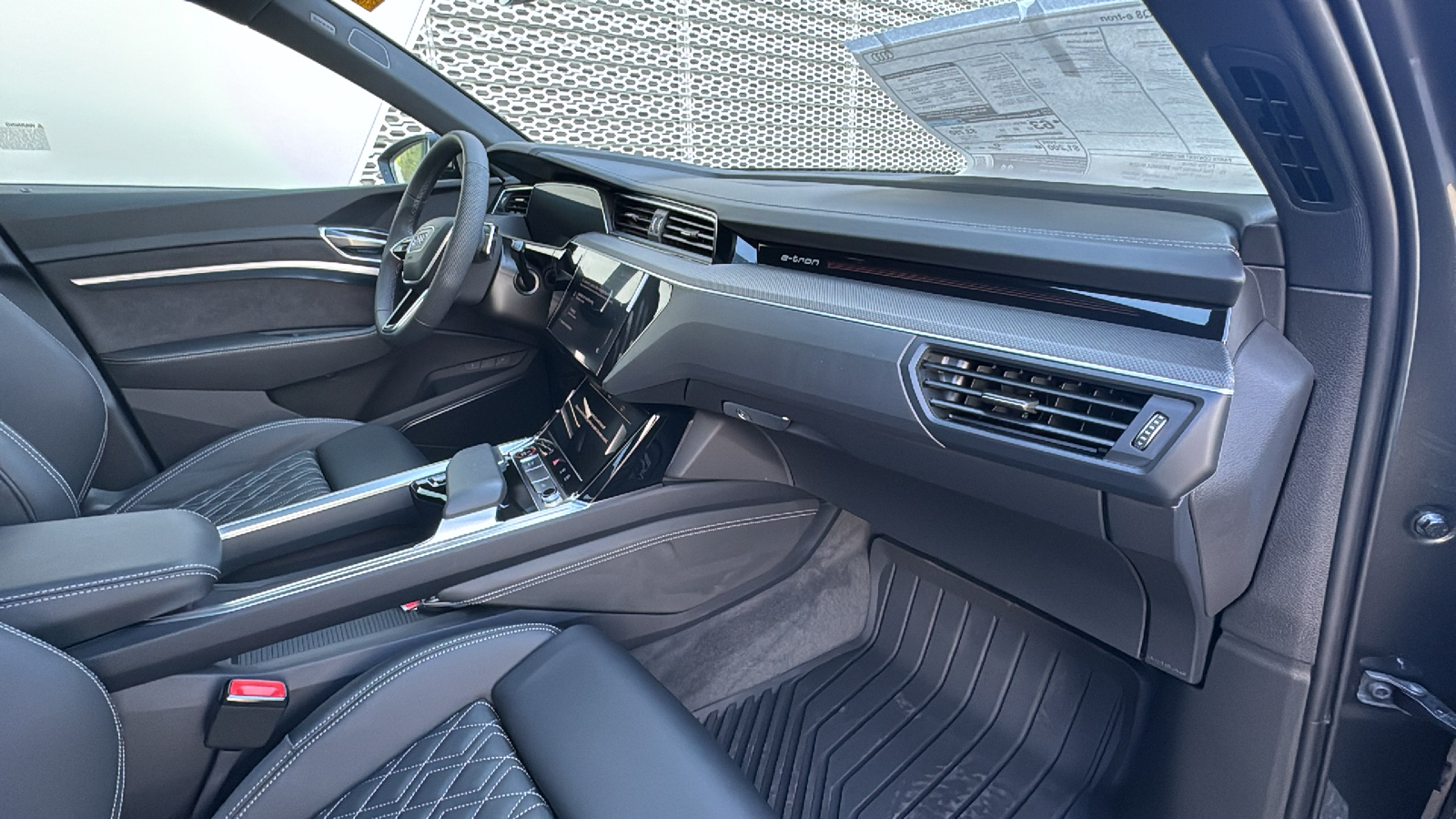 2024 Audi SQ8 e-tron Premium Plus 17