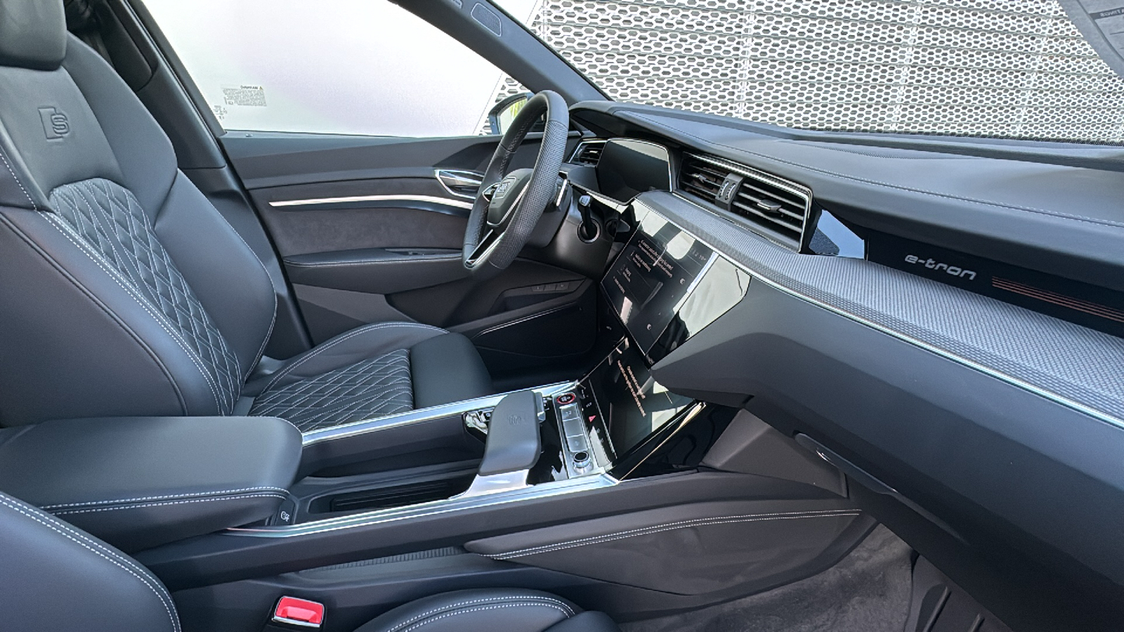 2024 Audi SQ8 e-tron Premium Plus 18