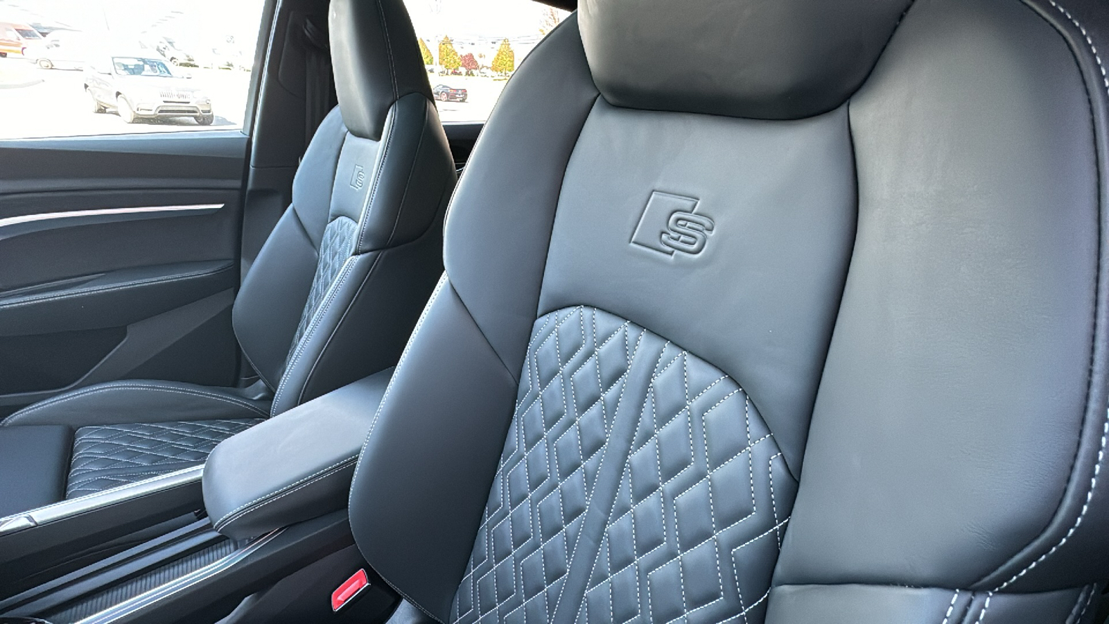 2024 Audi SQ8 e-tron Premium Plus 51