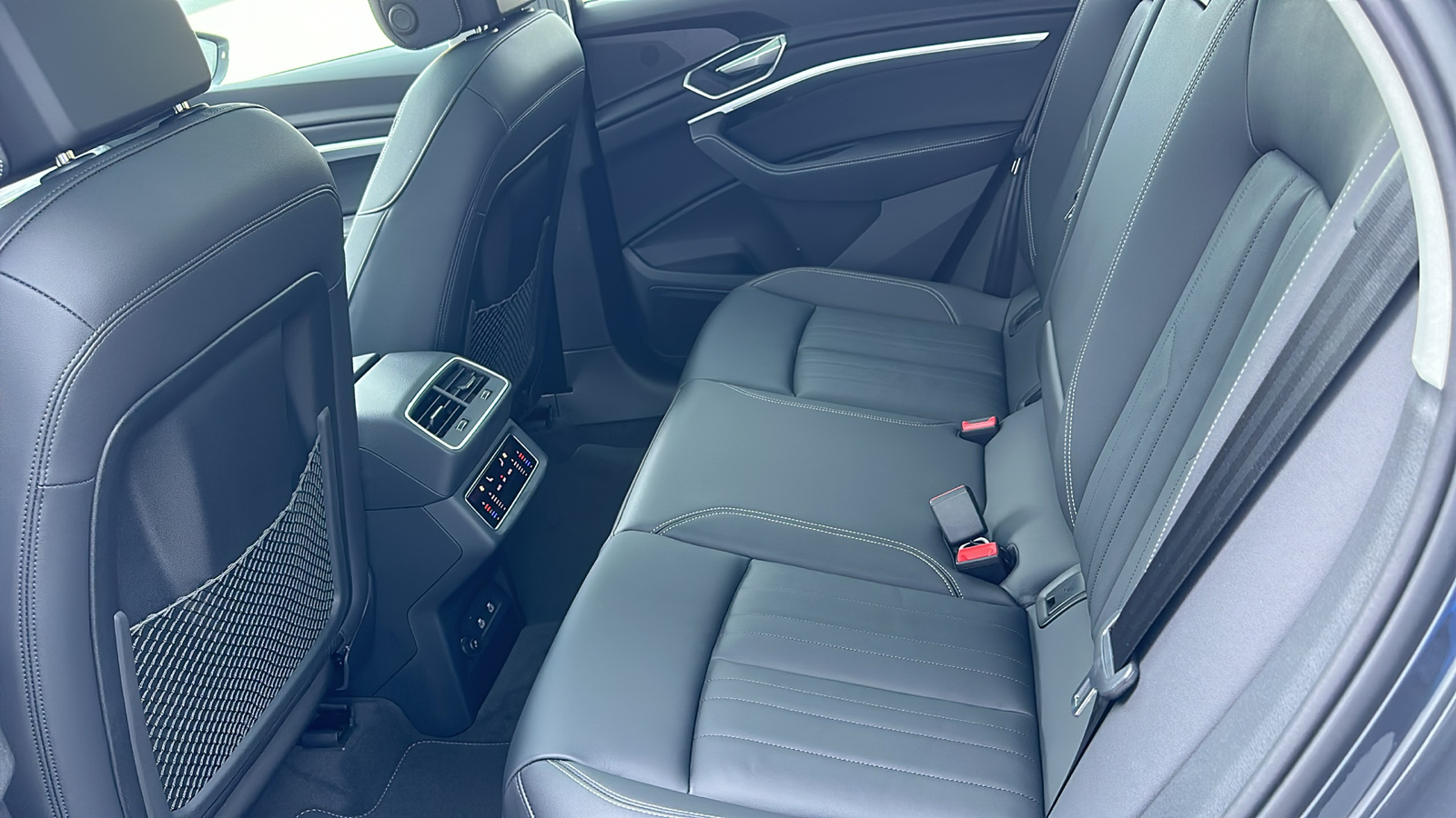 2024 Audi Q8 e-tron Premium 28