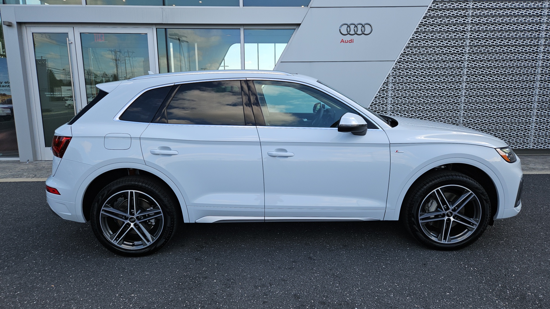 2024 Audi Q5 e 55 Premium Plus 3