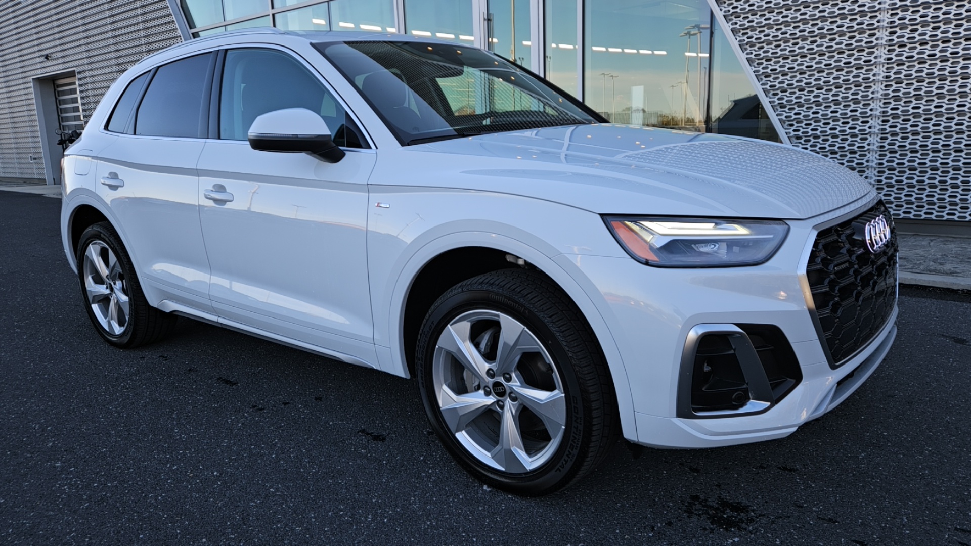 2024 Audi Q5 45 S line Premium Plus 1