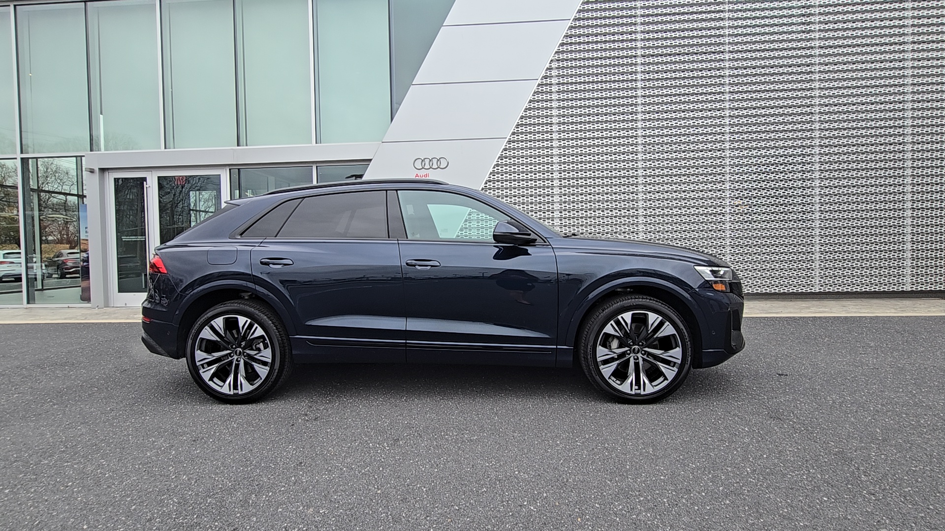 2024 Audi Q8 55 Premium Plus 4