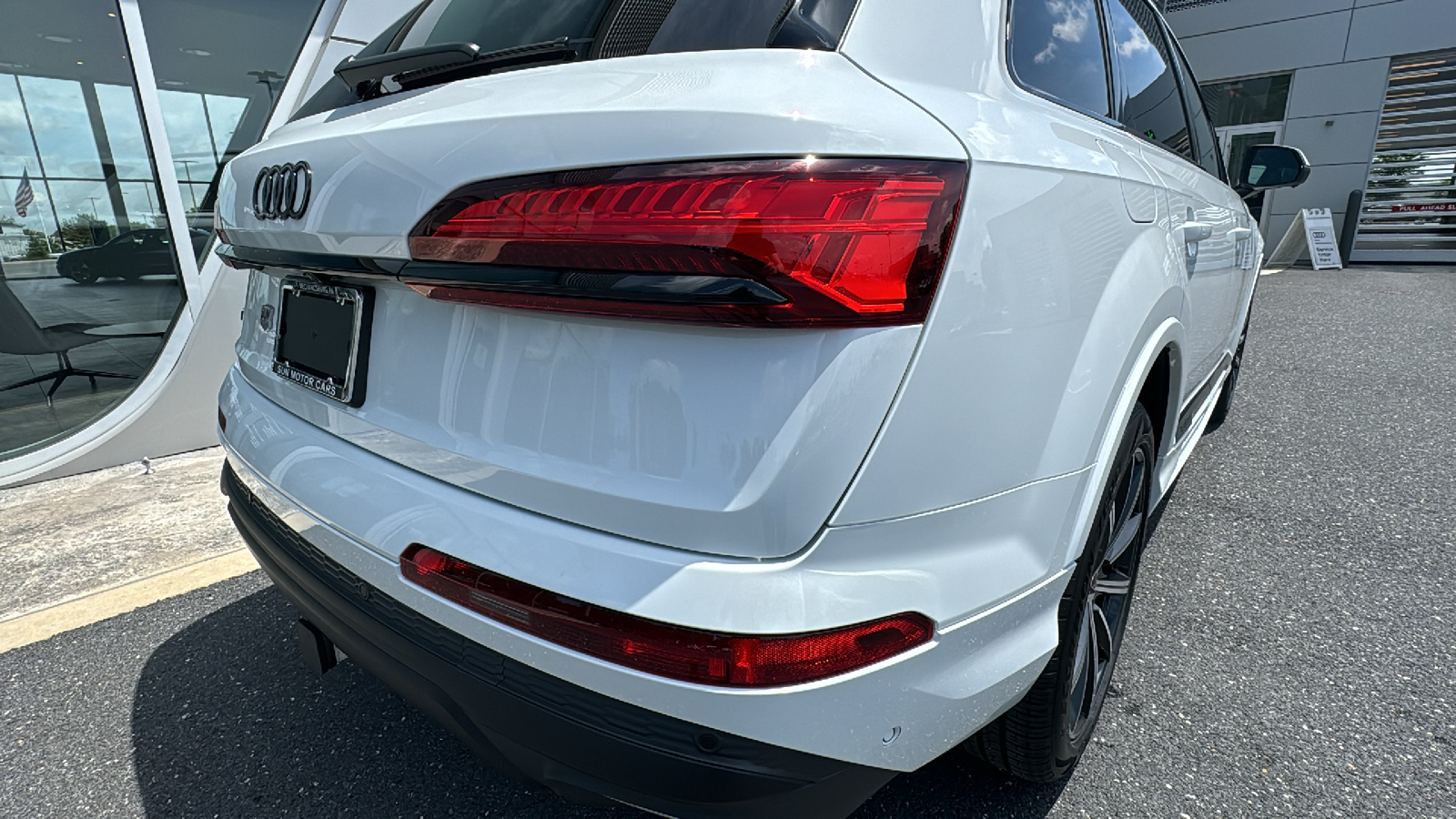 2025 Audi Q7 45 Premium Plus 10