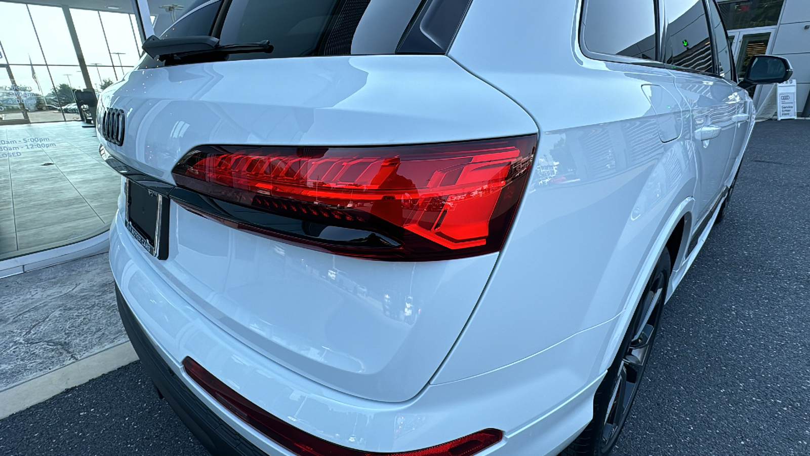 2025 Audi Q7 55 Premium Plus 10