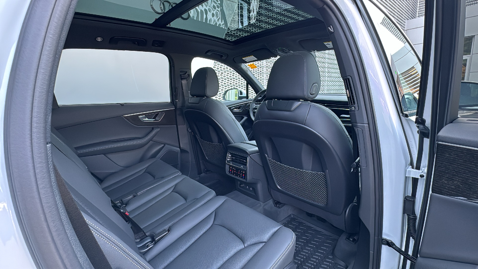 2025 Audi Q7 55 Premium Plus 18
