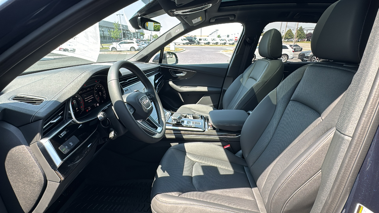2025 Audi Q7 55 Premium Plus 37