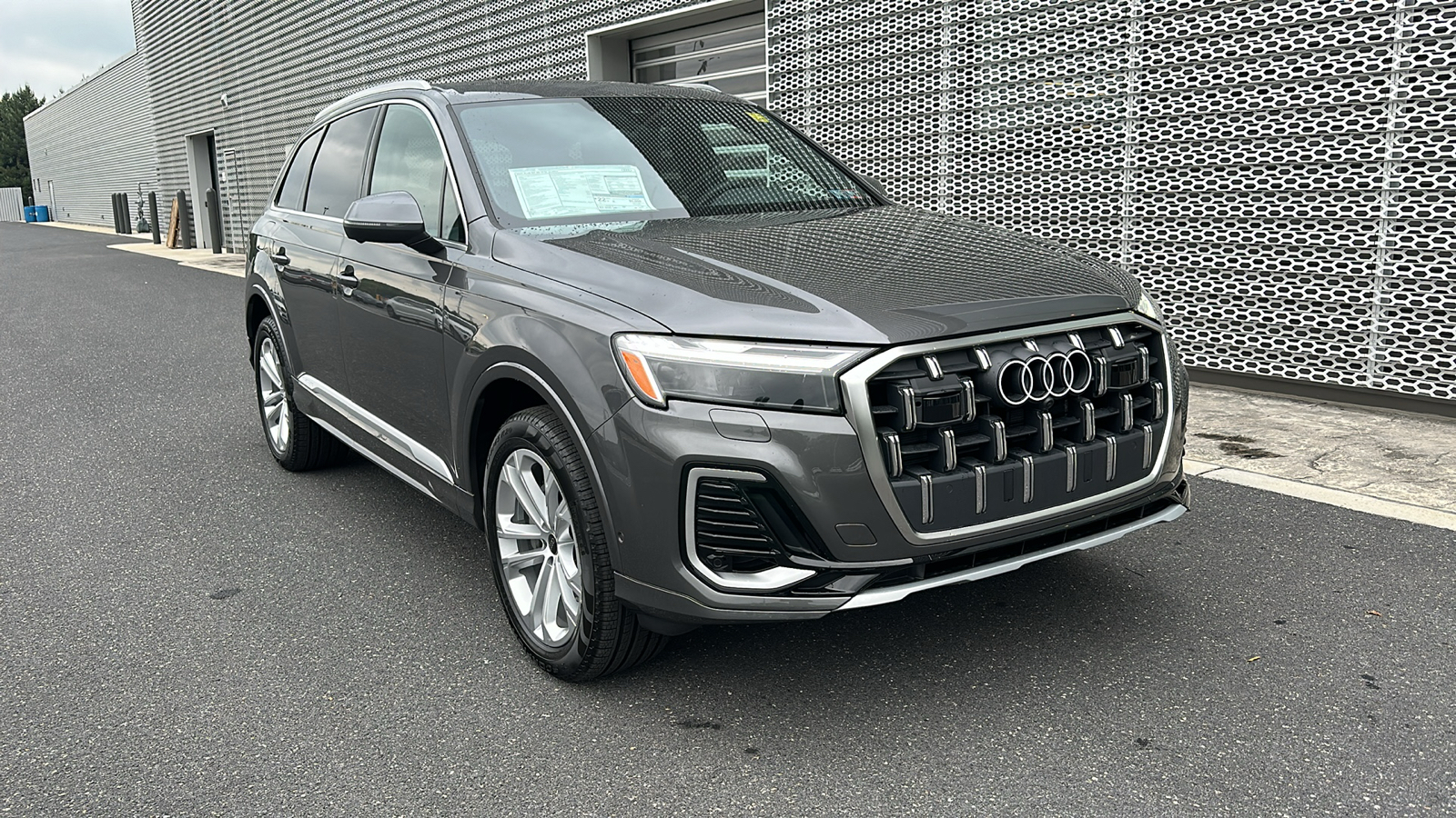 2025 Audi Q7 45 Premium Plus 1