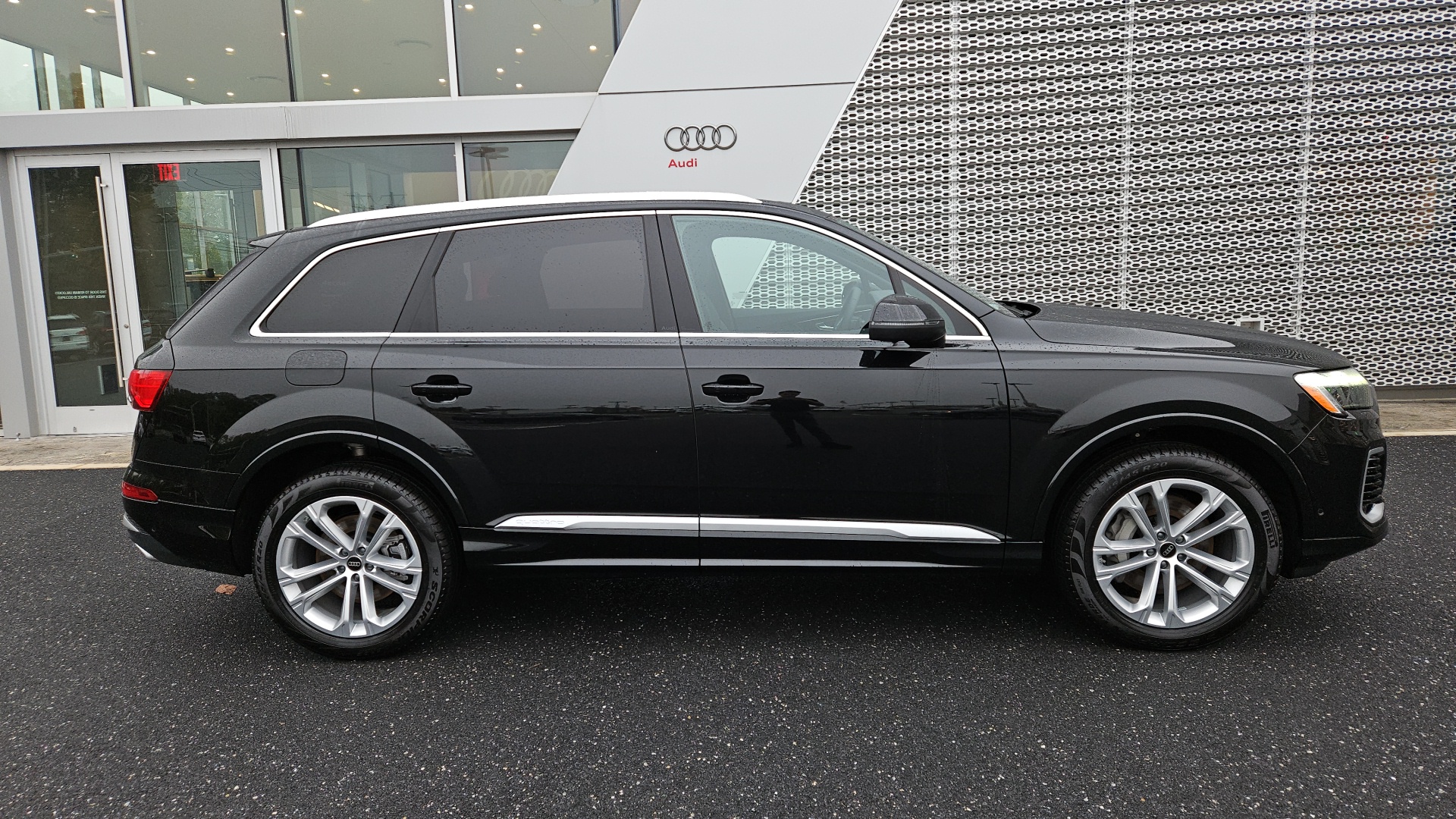 2025 Audi Q7 55 Premium Plus 3