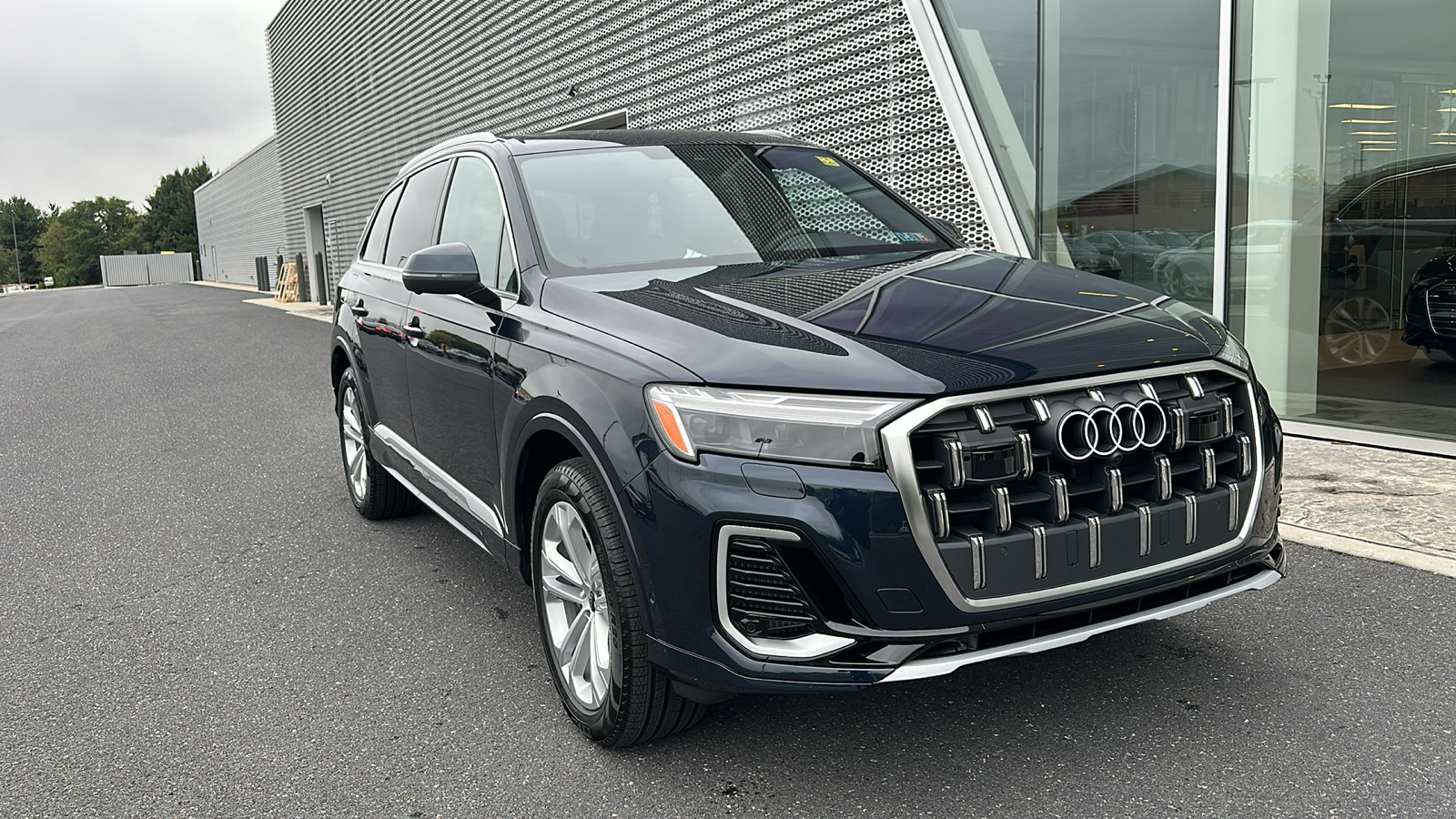 2025 Audi Q7 55 Premium Plus 1