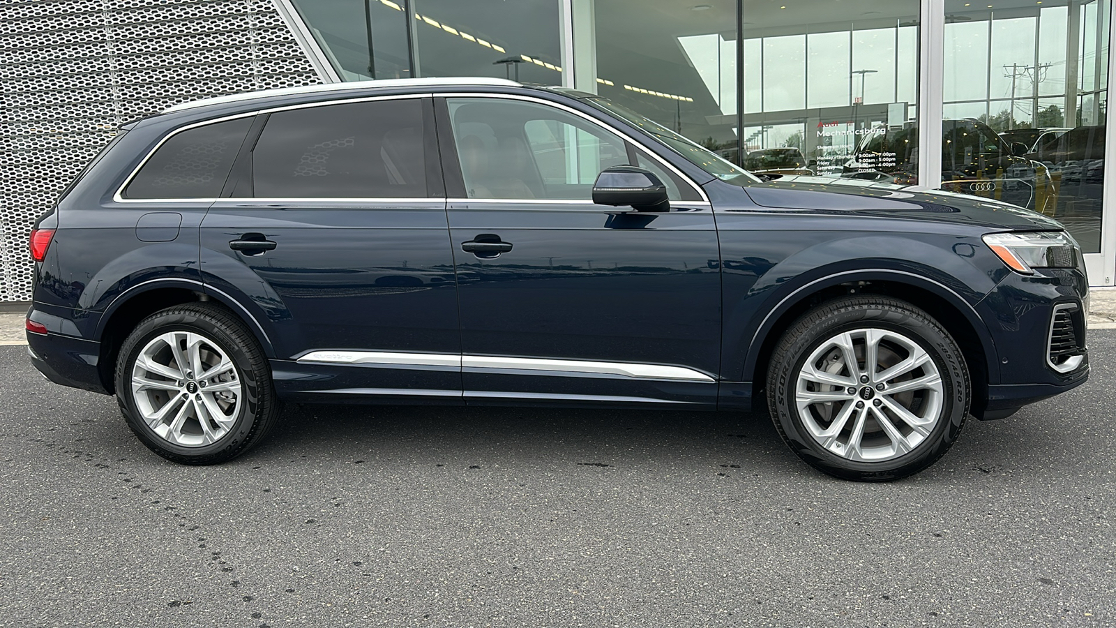 2025 Audi Q7 55 Premium Plus 5