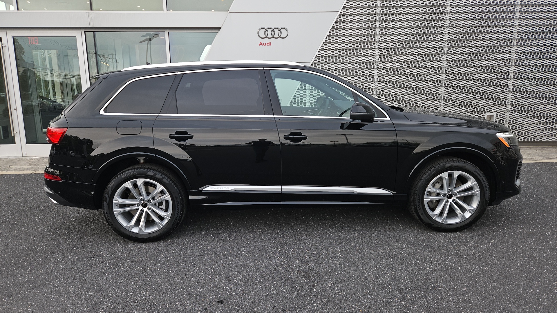 2025 Audi Q7 55 Premium Plus 3