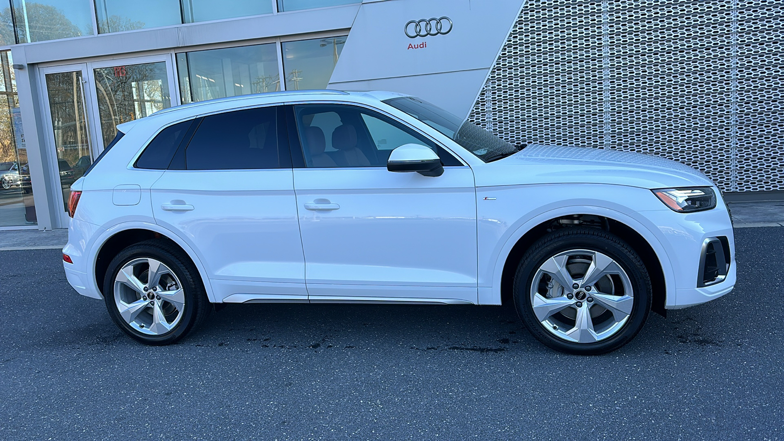 2025 Audi Q5 45 S line Premium Plus 5