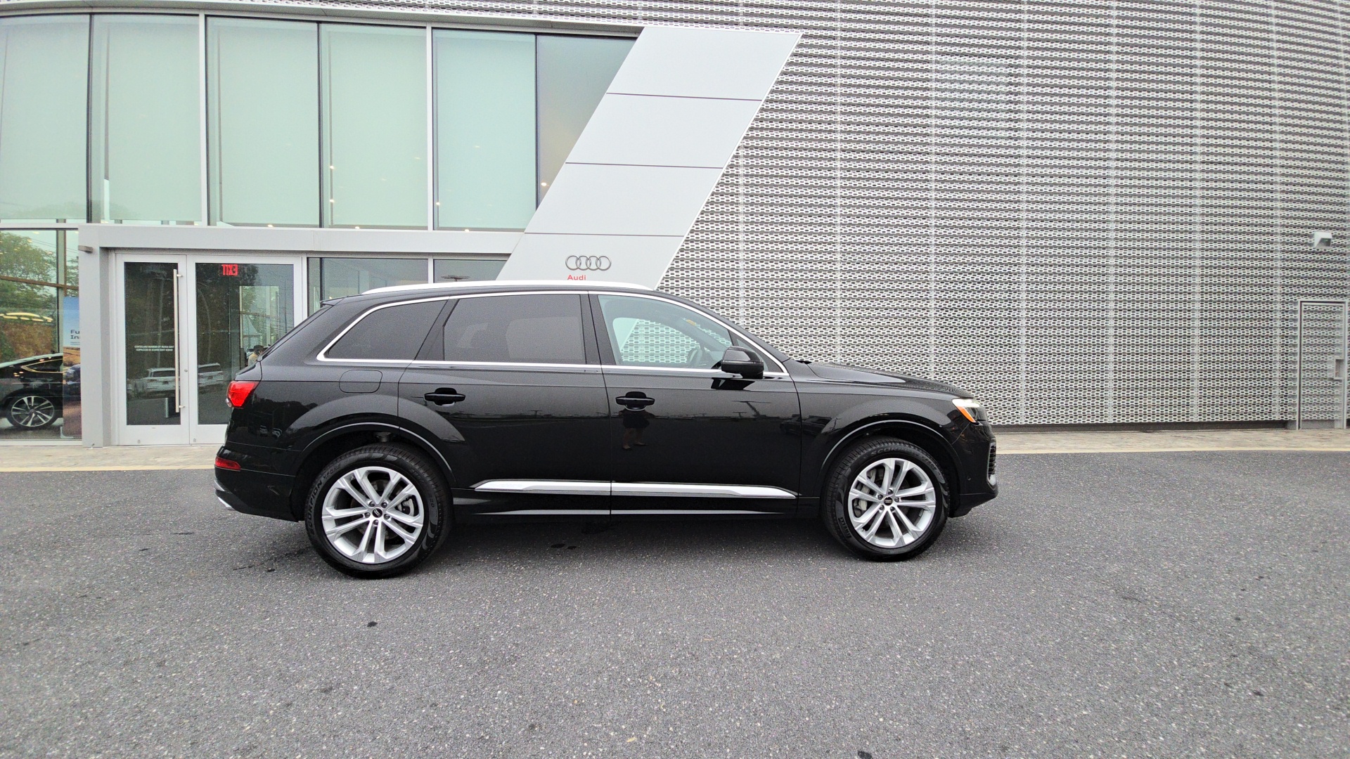 2025 Audi Q7 55 Premium Plus 2