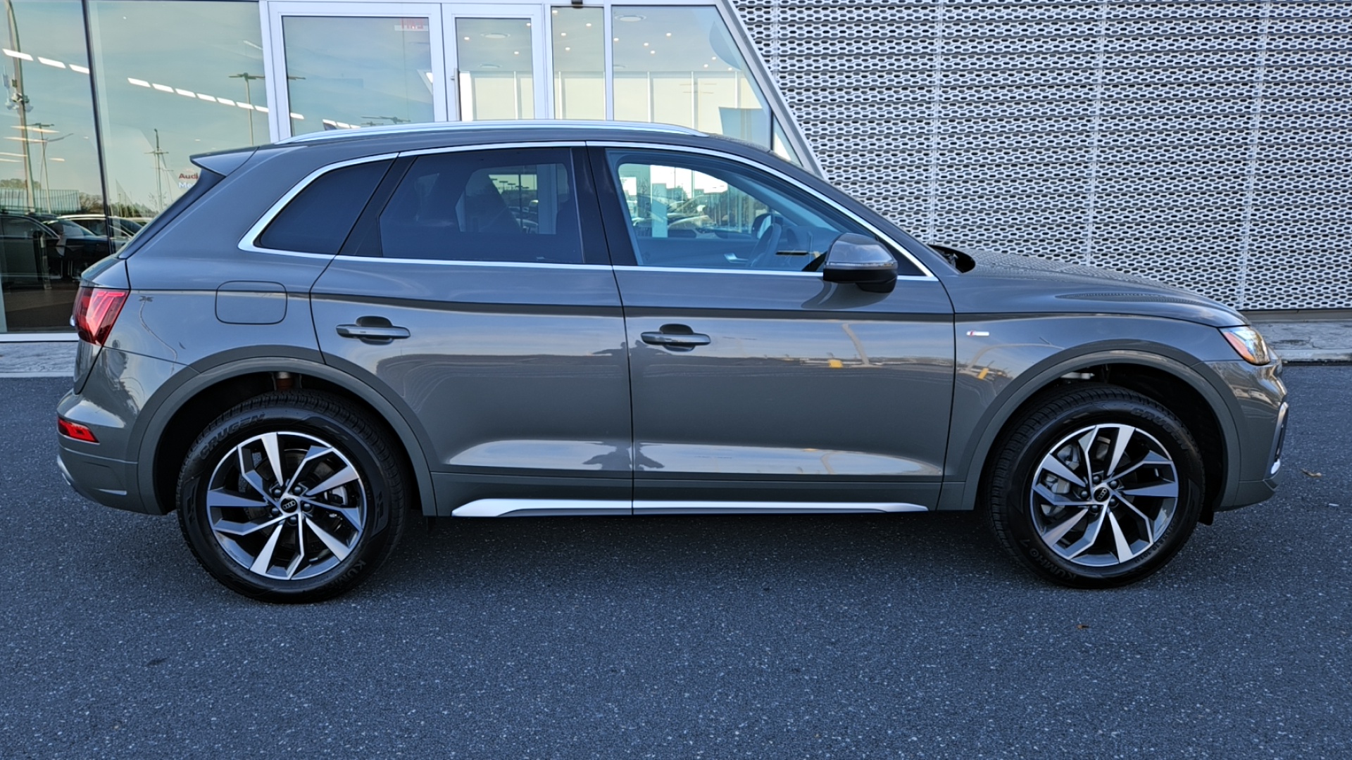 2025 Audi Q5 45 S line Premium 3