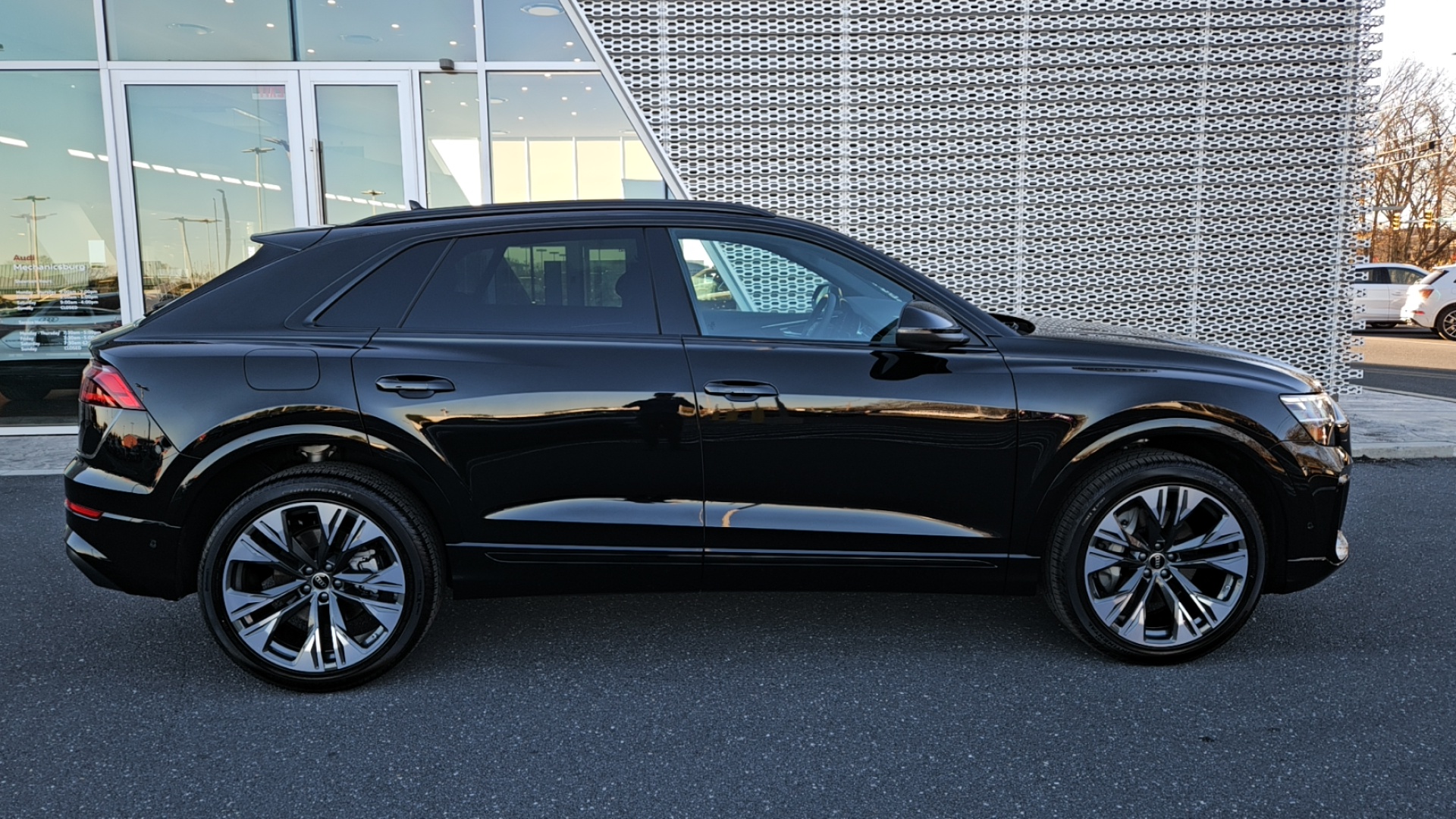 2025 Audi Q8 55 Premium Plus 3