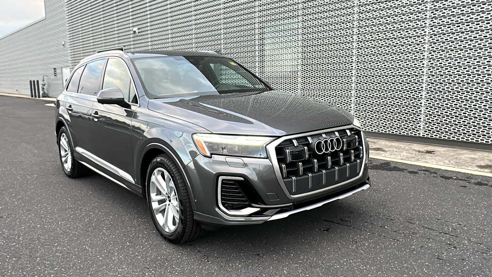 2025 Audi Q7 55 Prestige 1