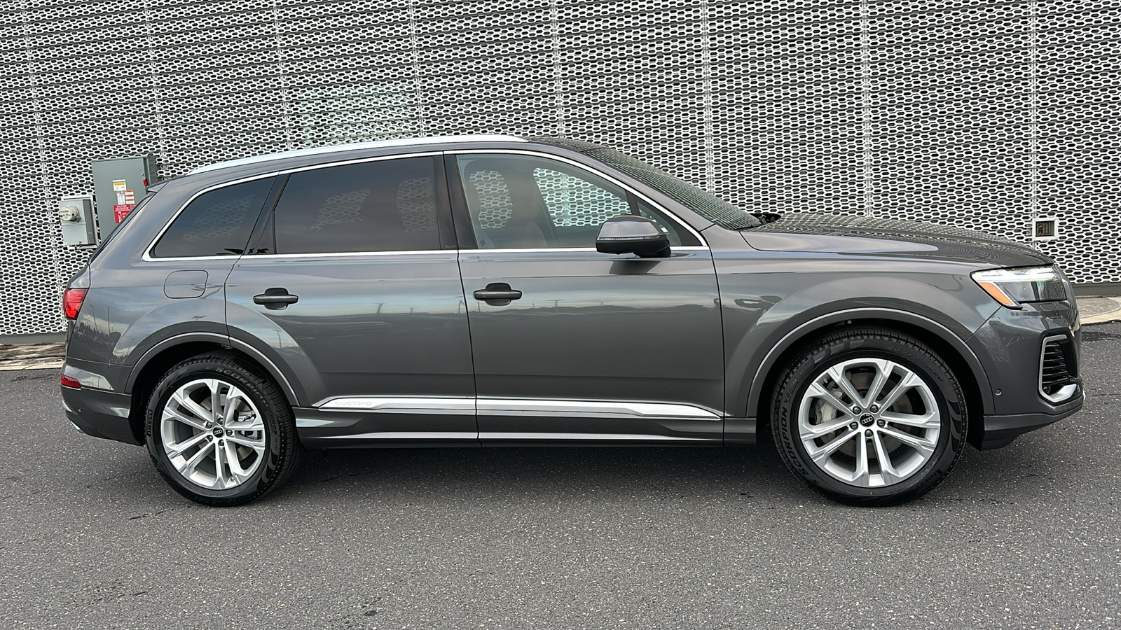 2025 Audi Q7 55 Prestige 5