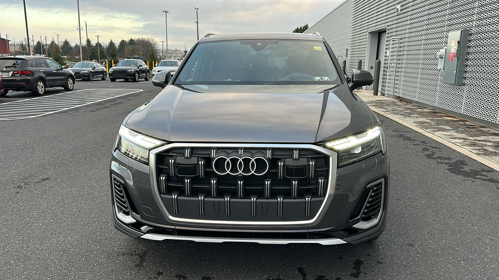 2025 Audi Q7 55 Prestige 44