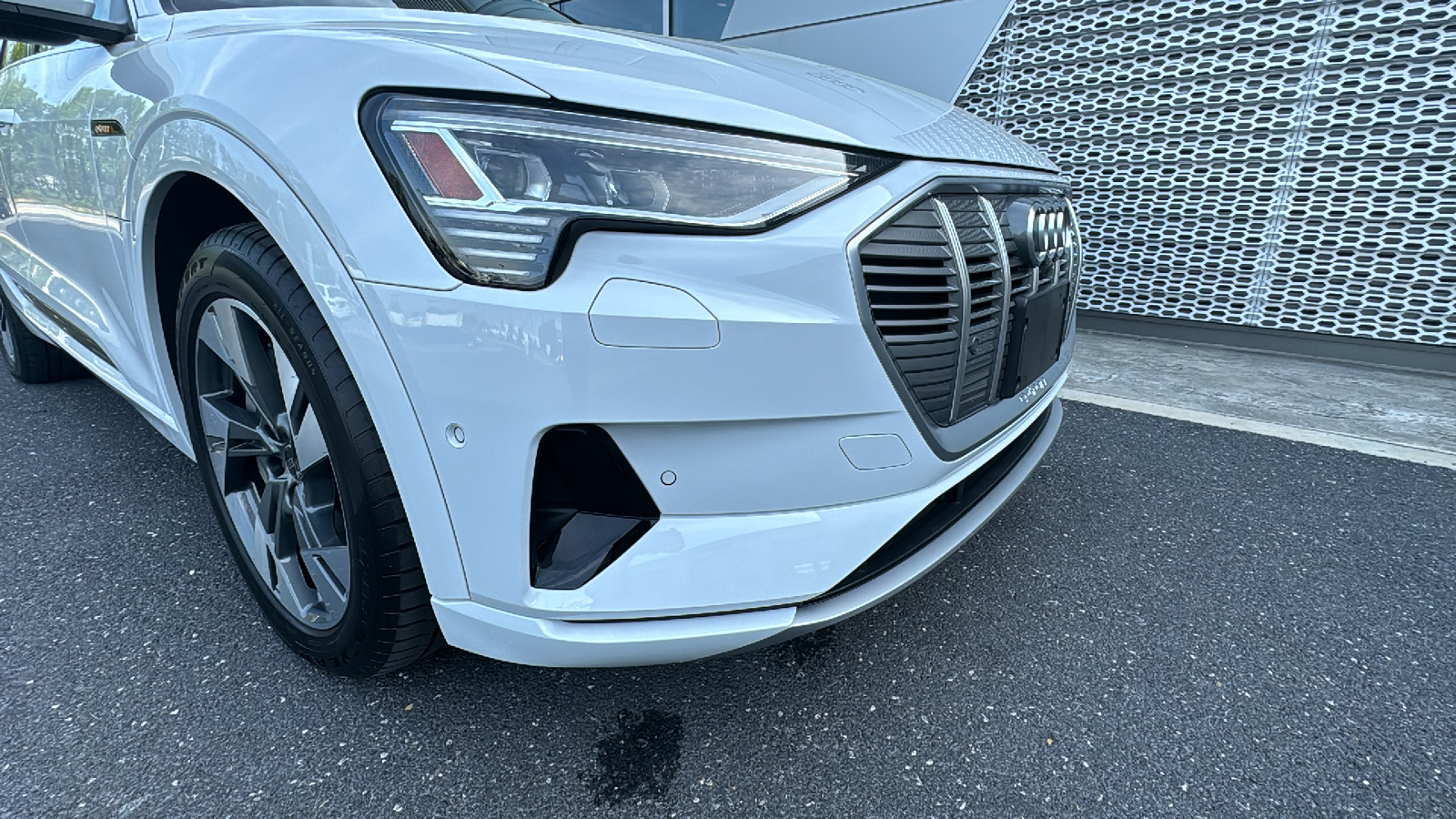 2021 Audi e-tron  3