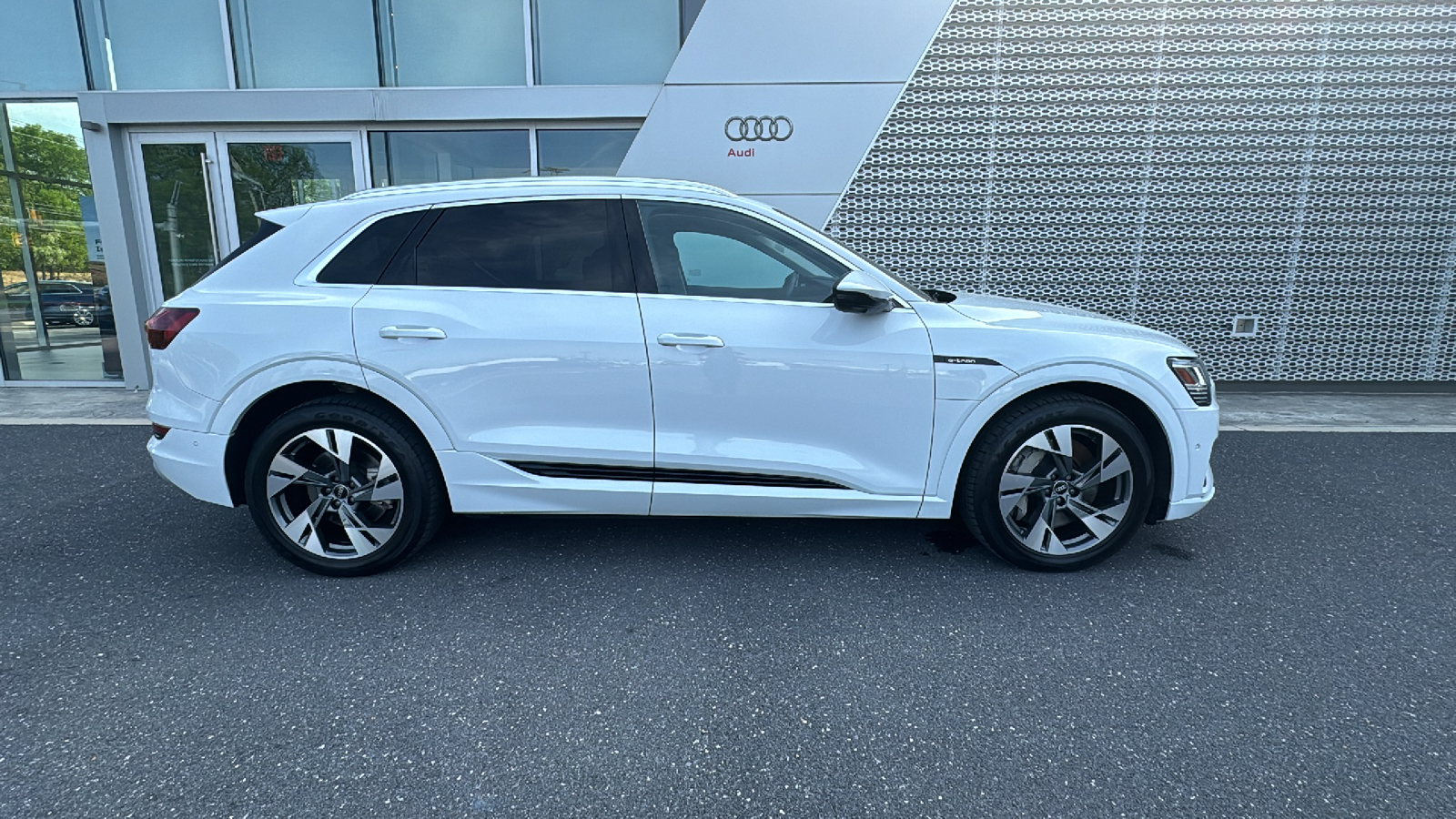 2021 Audi e-tron  5