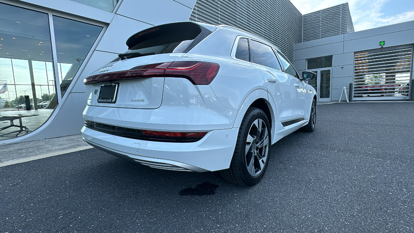 2021 Audi e-tron  6