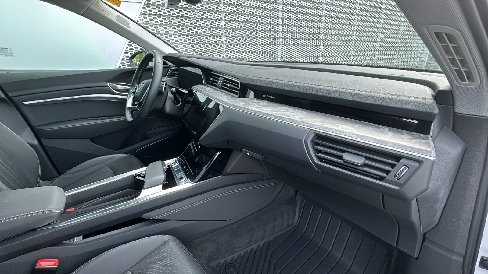 2021 Audi e-tron  12