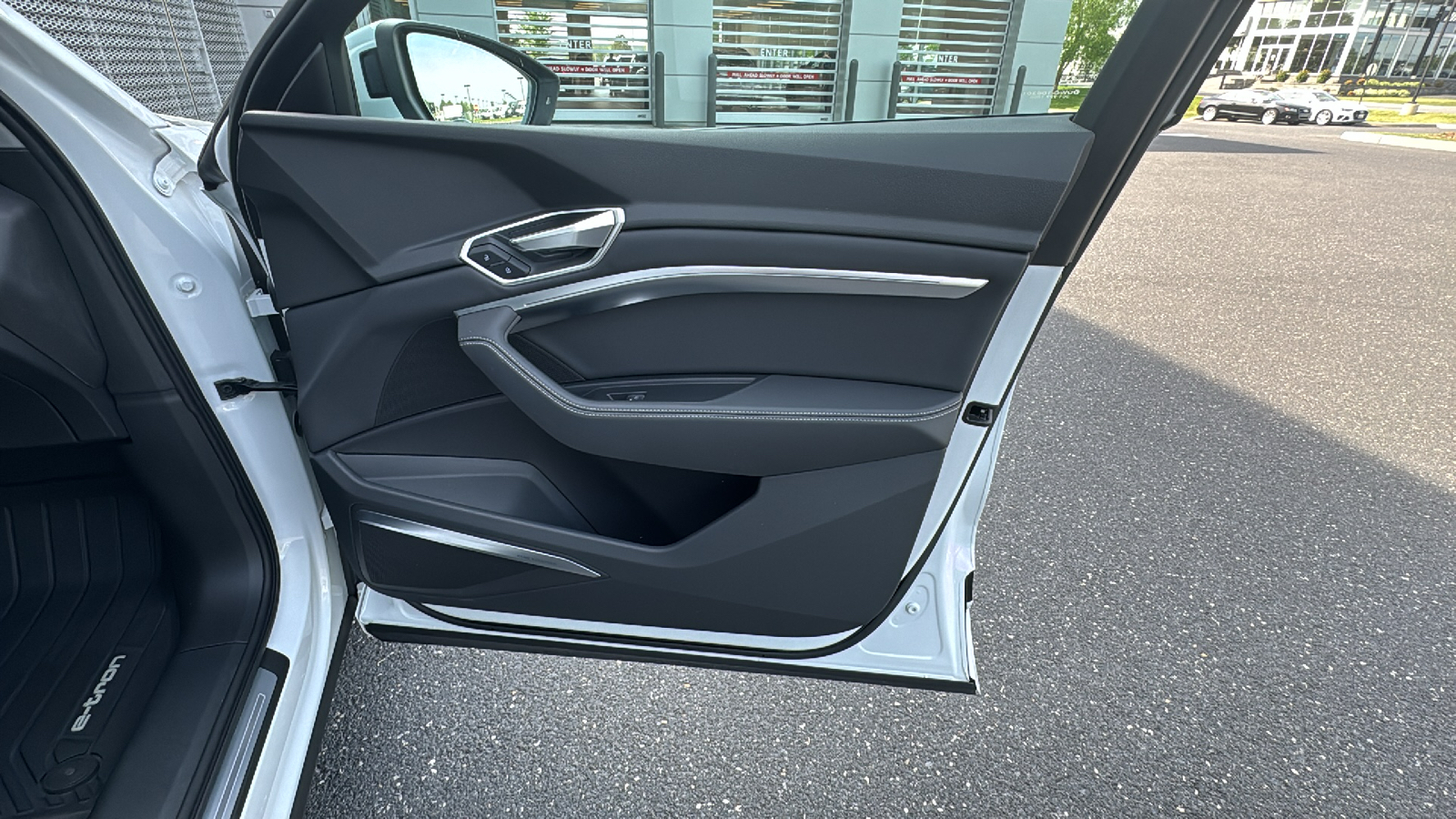 2021 Audi e-tron  16