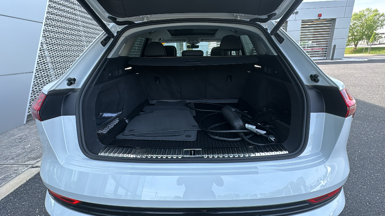 2021 Audi e-tron  29