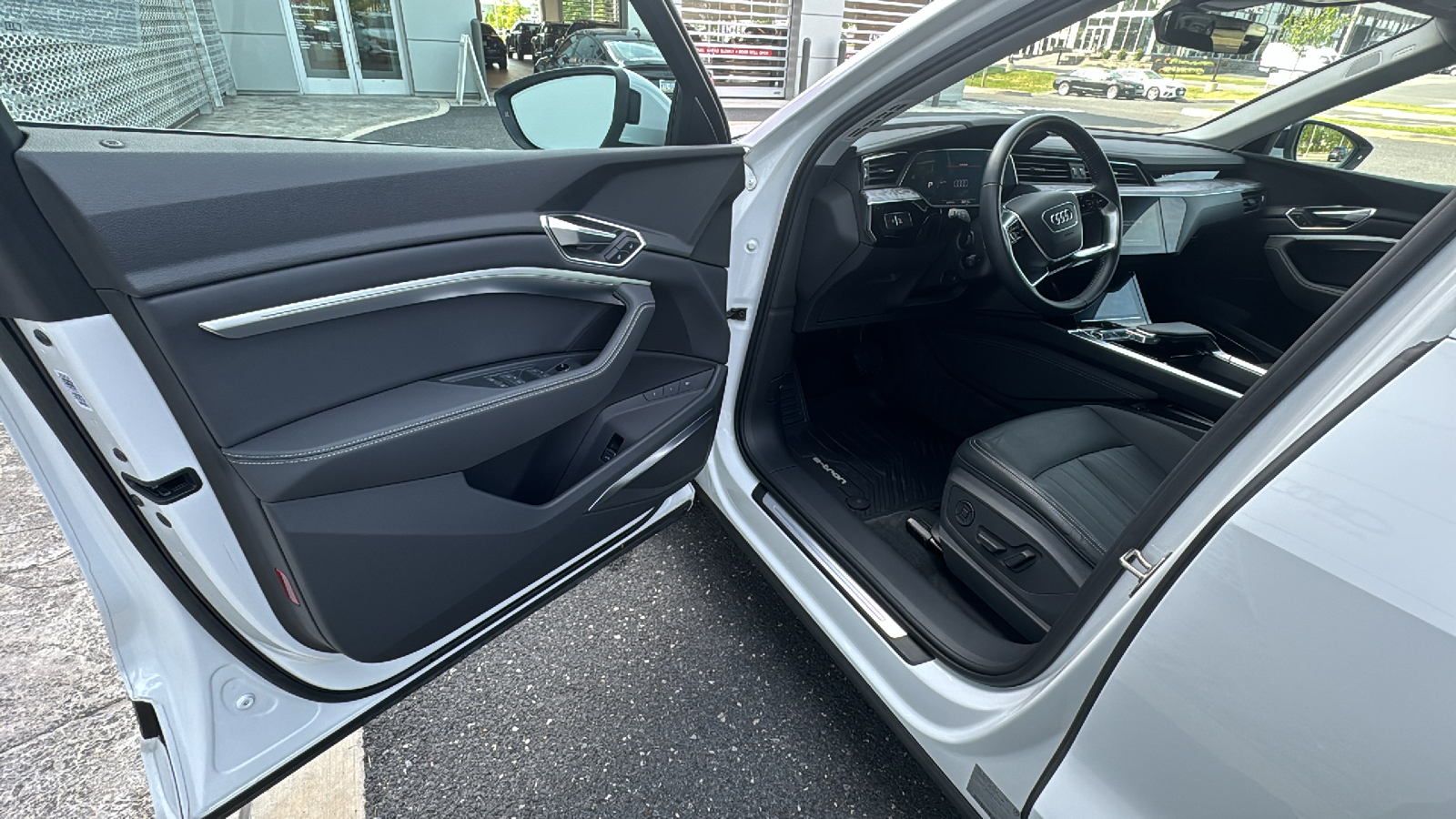 2021 Audi e-tron  37