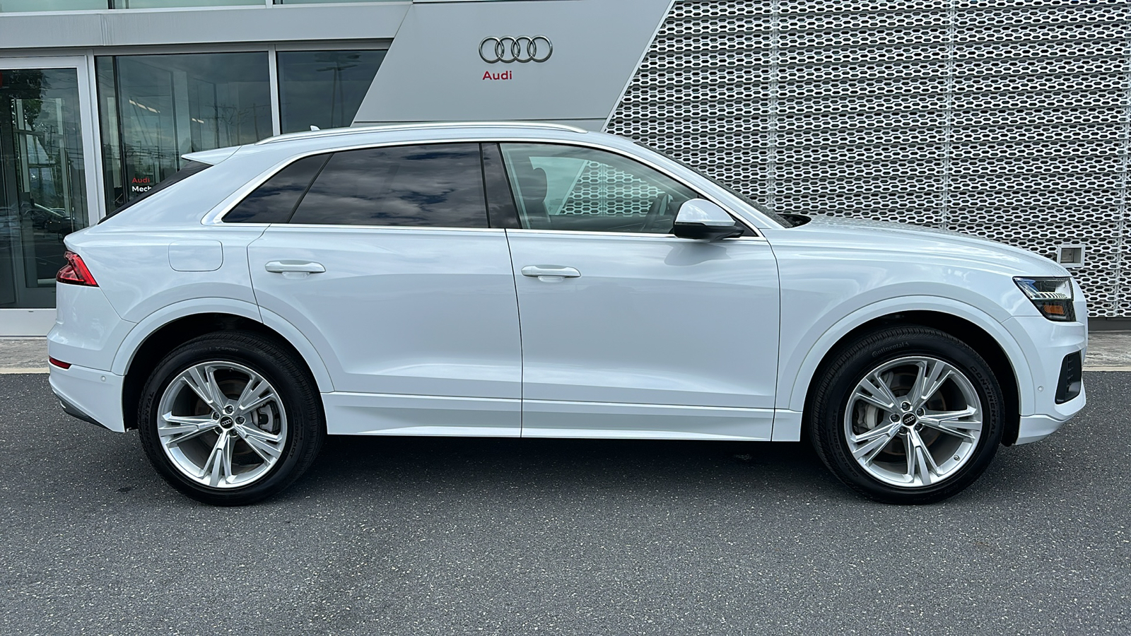 2023 Audi Q8 55 Premium Plus 5