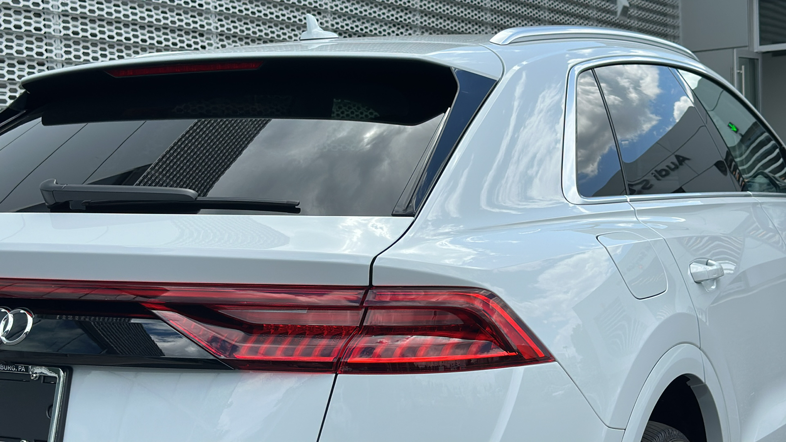 2023 Audi Q8 55 Premium Plus 19