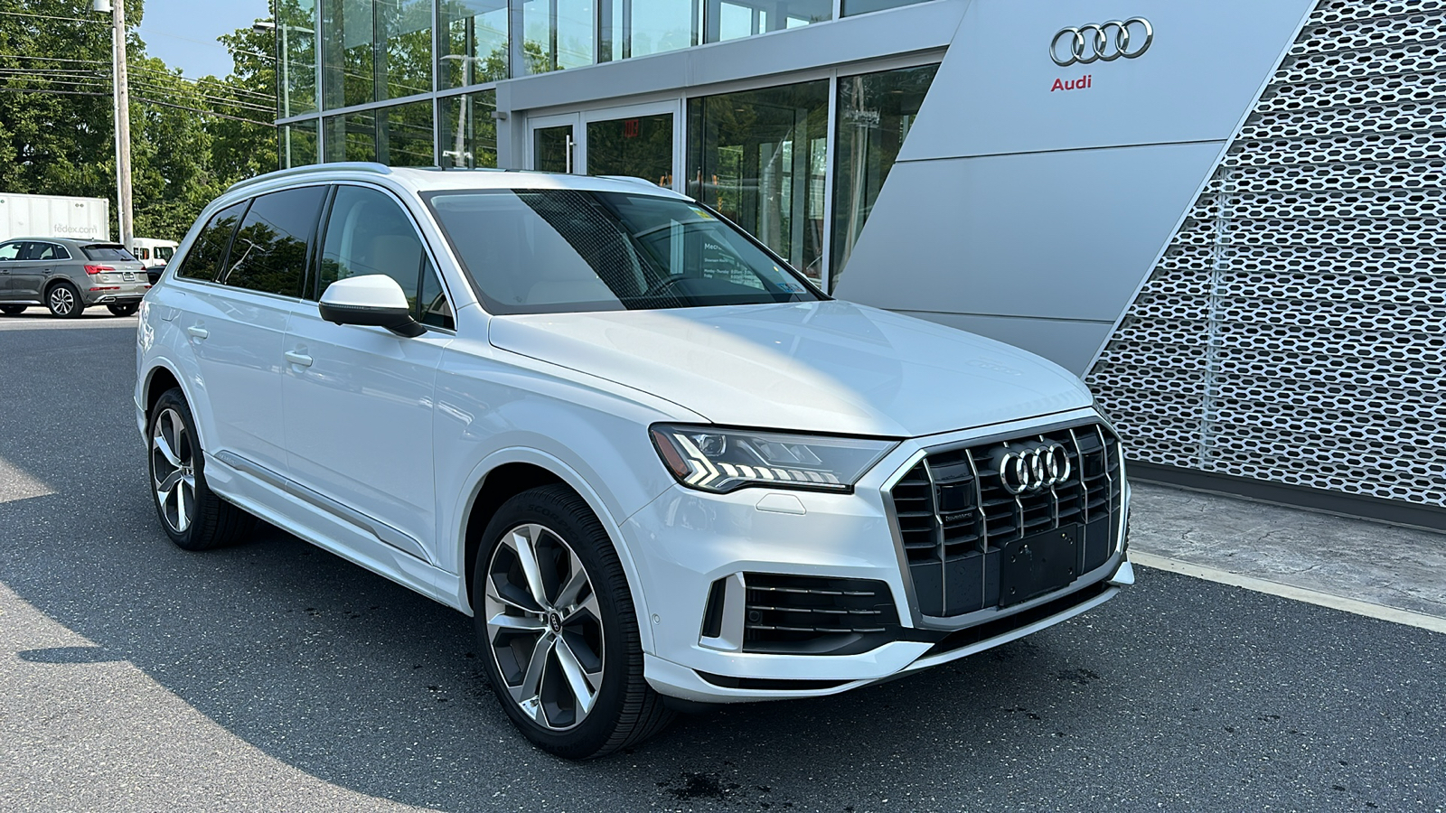 2023 Audi Q7  1