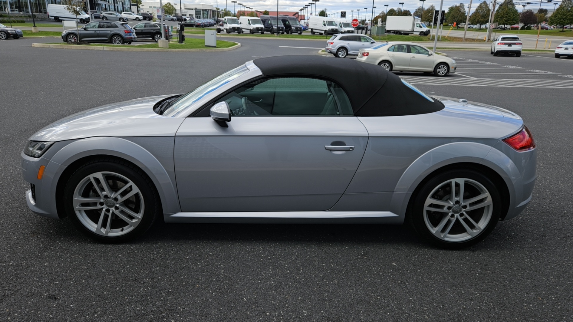 2016 Audi TT 2.0T Roadster 11