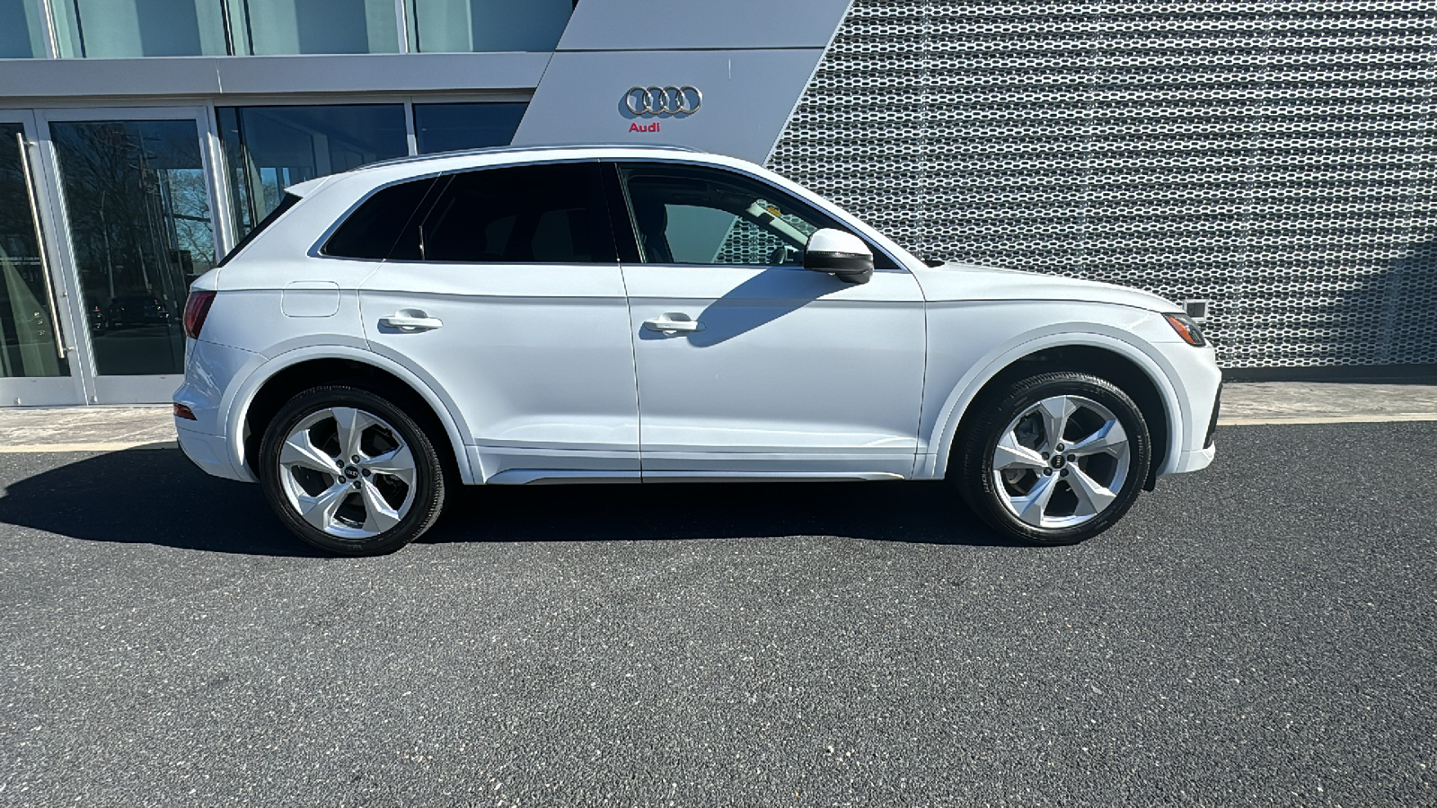 2021 Audi Q5 45 Premium Plus 2