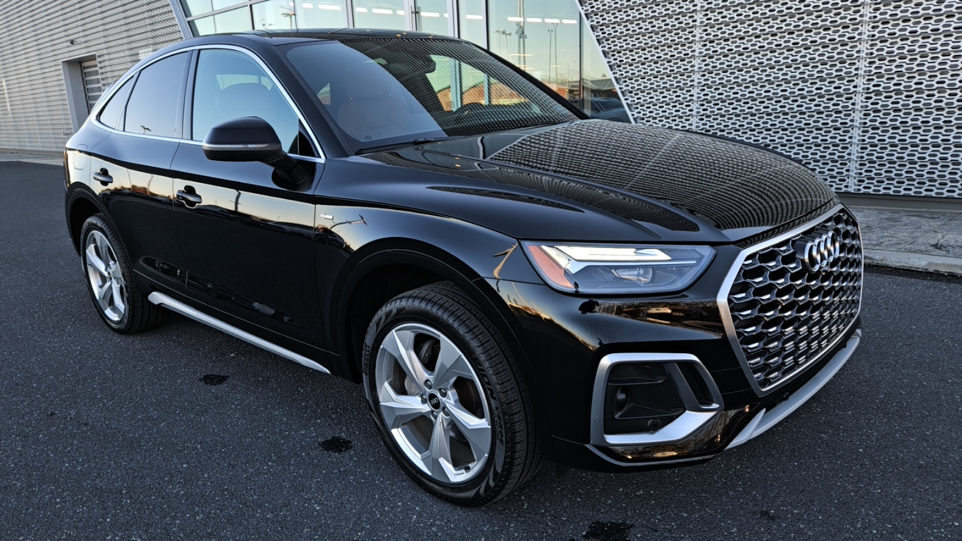 2022 Audi Q5Sportback  1