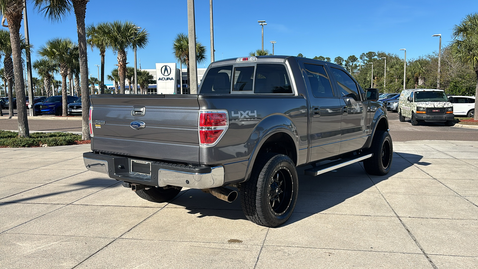 2012 Ford F-150 Lariat 32