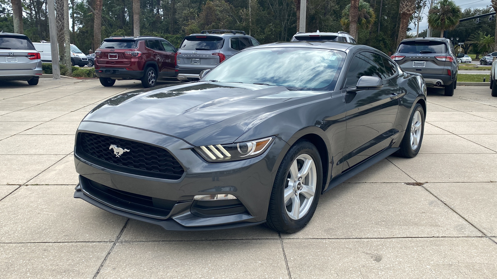 2017 Ford Mustang V6 2