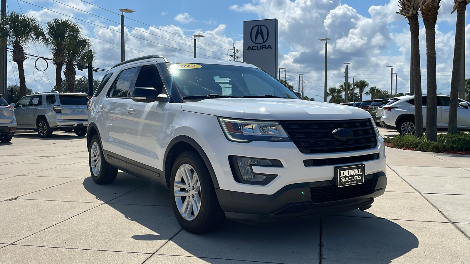 2017 Ford Explorer XLT 2