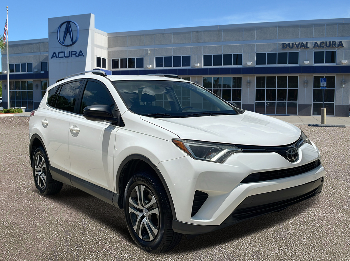 2018 Toyota RAV4 LE 1