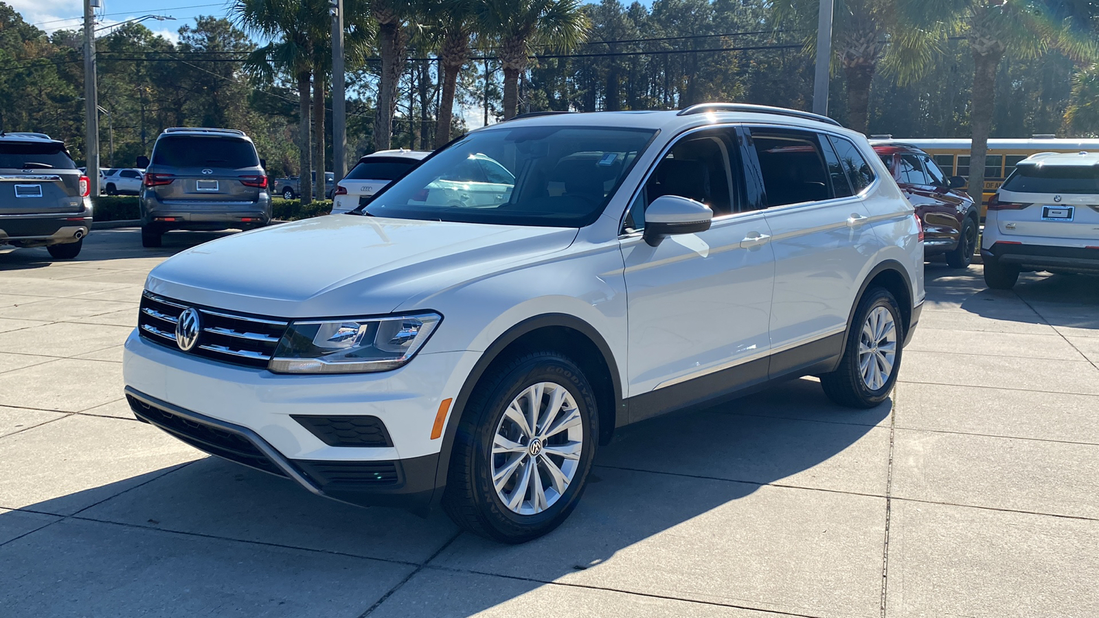 2018 Volkswagen Tiguan  2