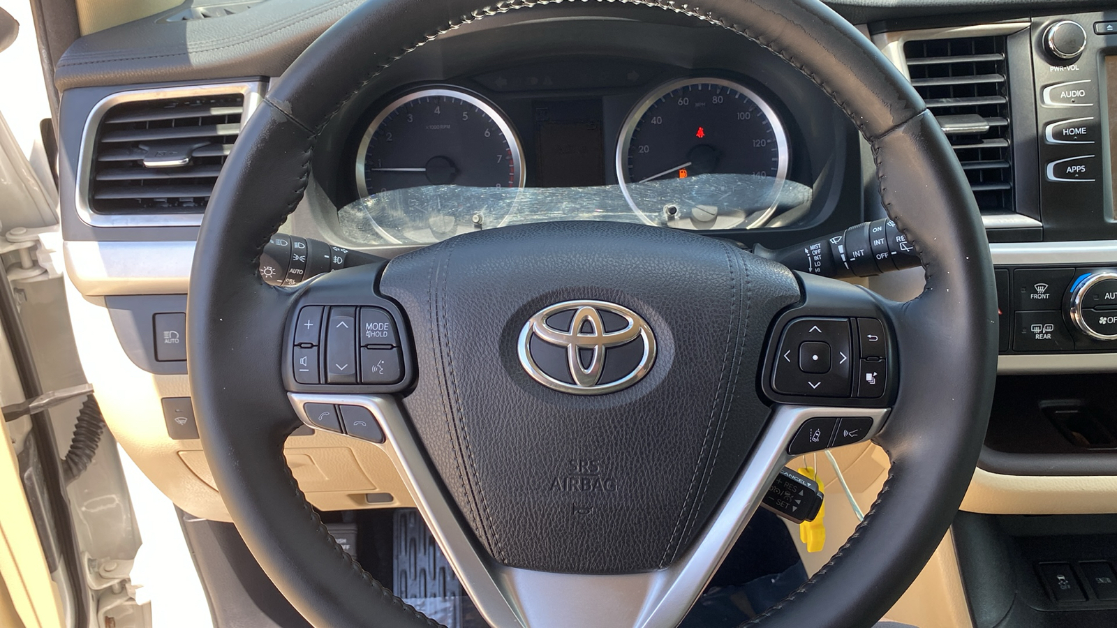 2018 Toyota Highlander LE Plus 18