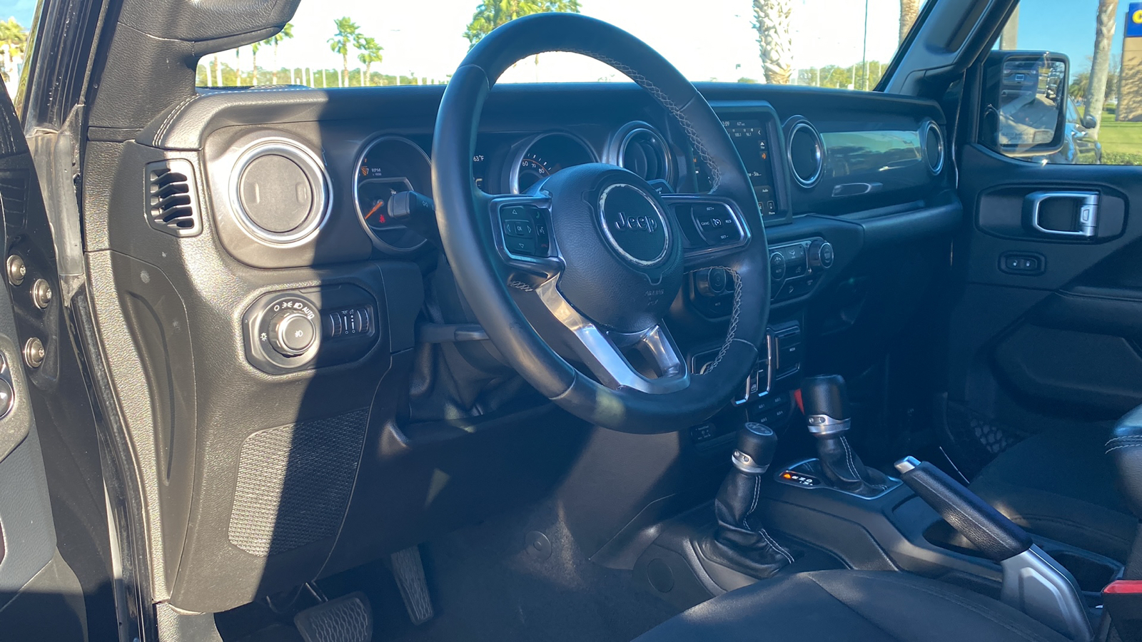 2018 Jeep Wrangler Unlimited Sahara 3