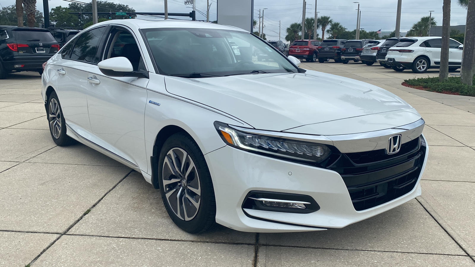 2019 Honda Accord Hybrid Touring 2